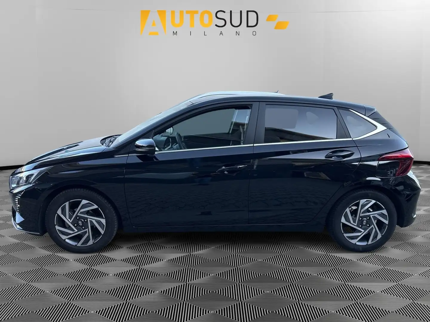 Hyundai i20 III 2023 1.2 mpi Connectline Led Pack 84cv mt Schwarz - 2
