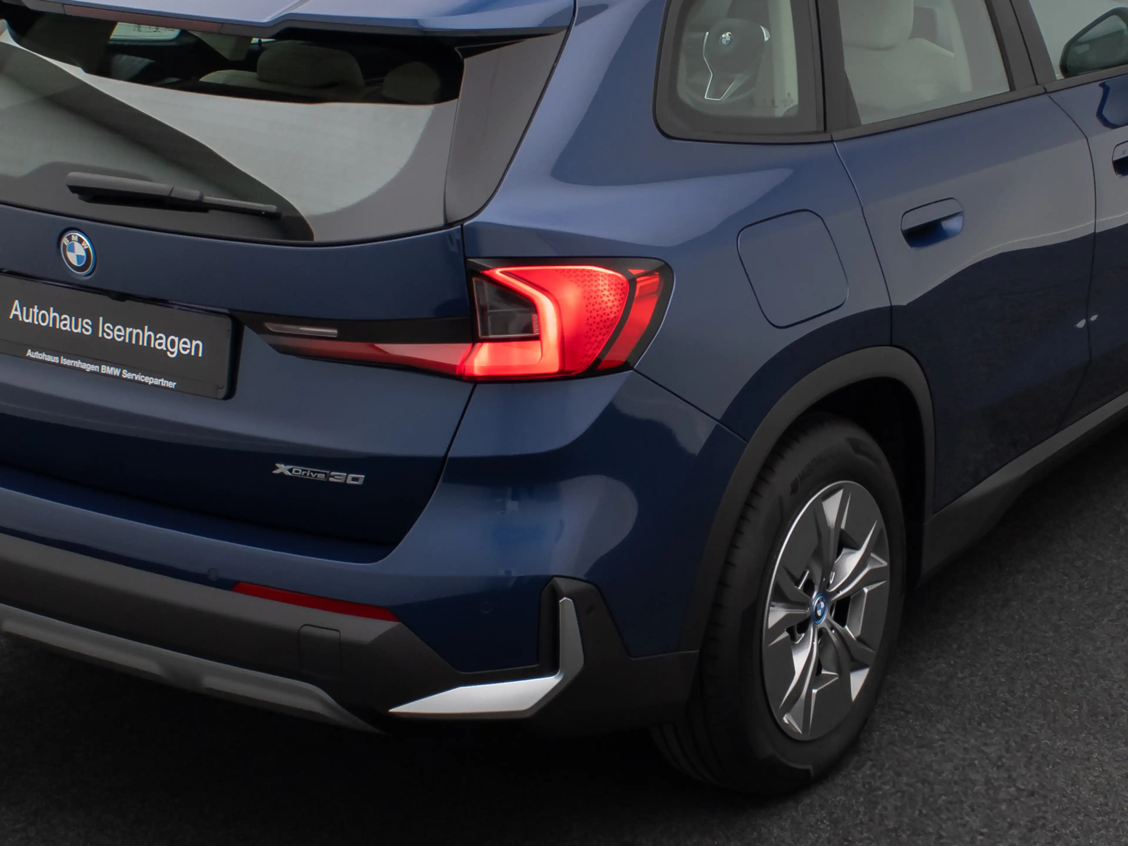 BMW iX1 360° HUD DAB Komfort AHK M Sport Leder — photo 15