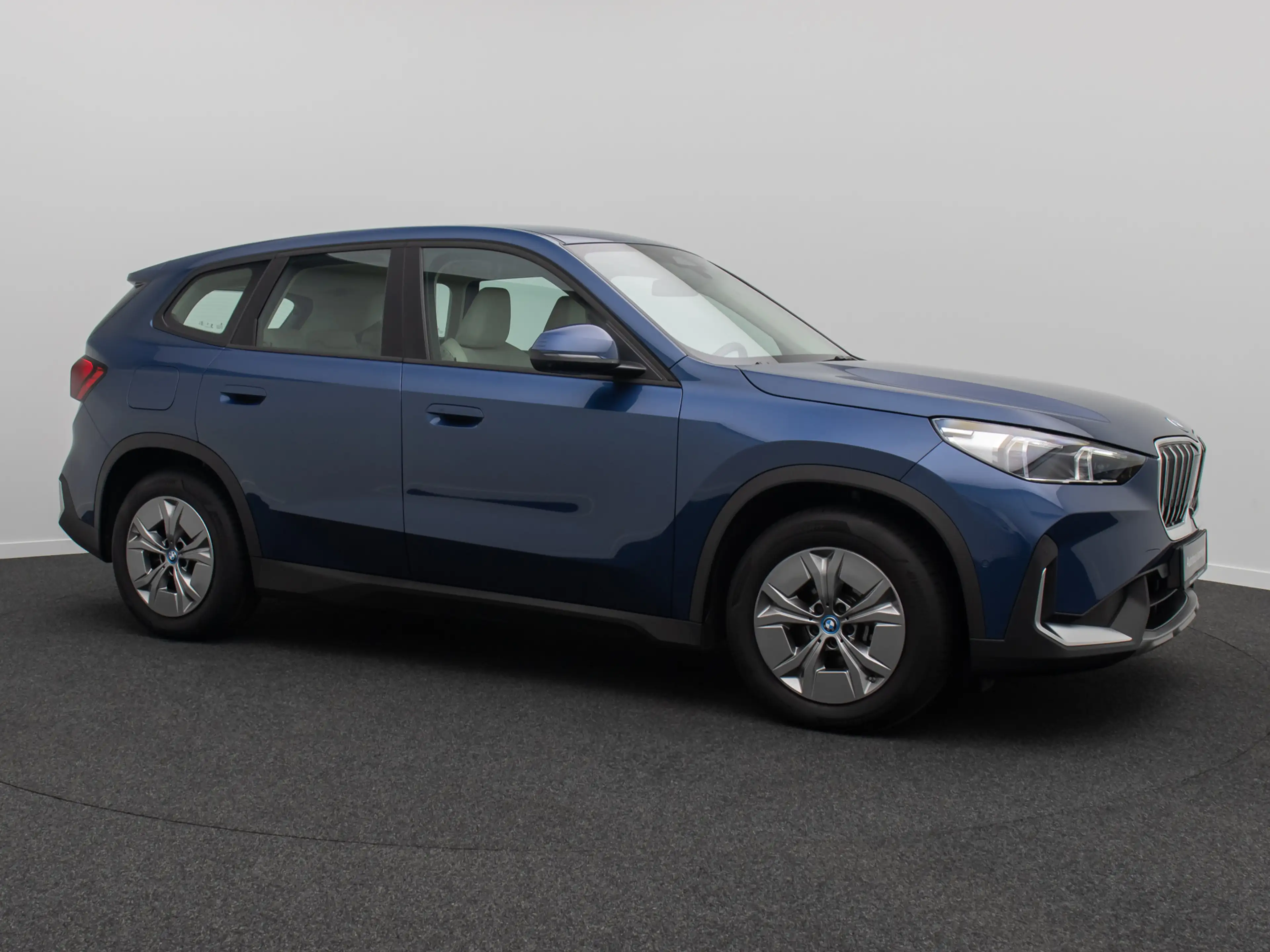 BMW iX1 360° HUD DAB Komfort AHK M Sport Leder — photo 4