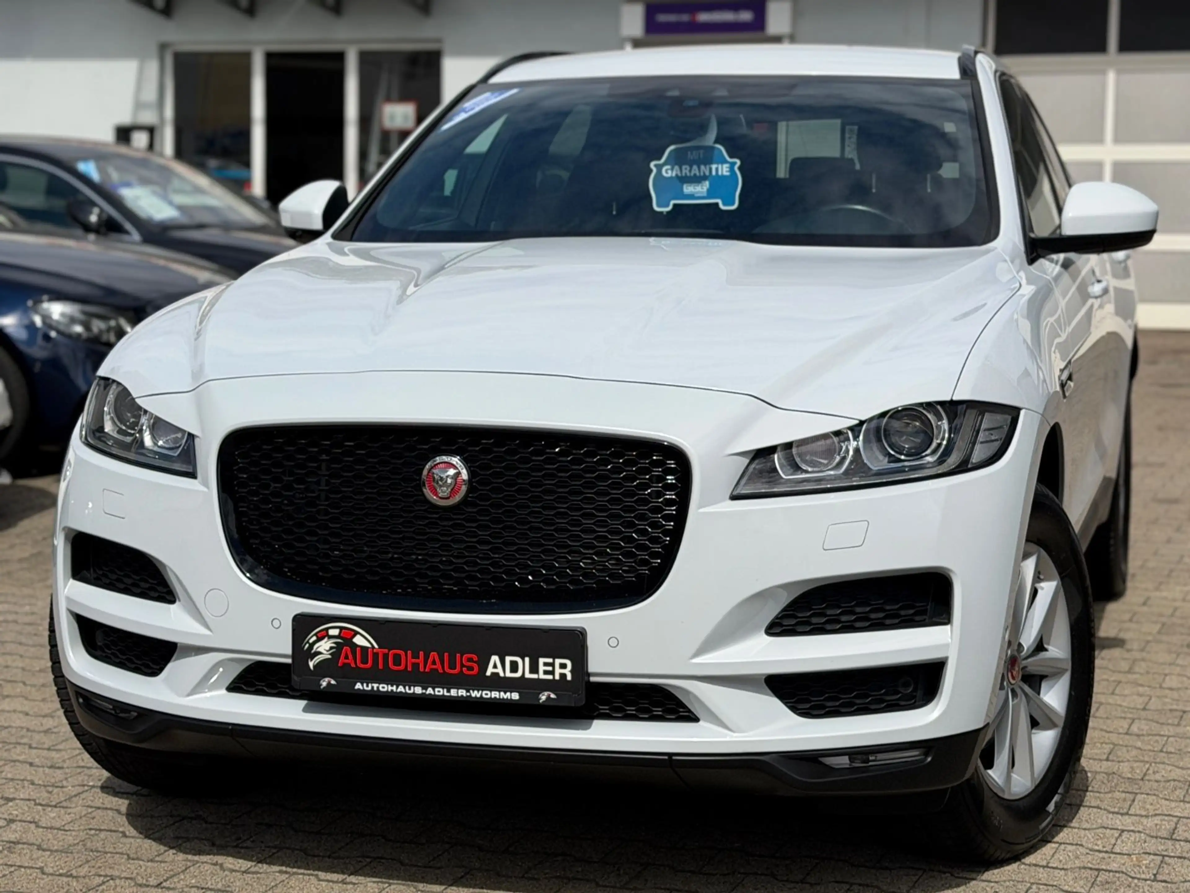 Jaguar F-Pace F-PACE Prestige 20d AWD*2HD*AUTOM*KAM*NAV*PDC*BT — photo 3