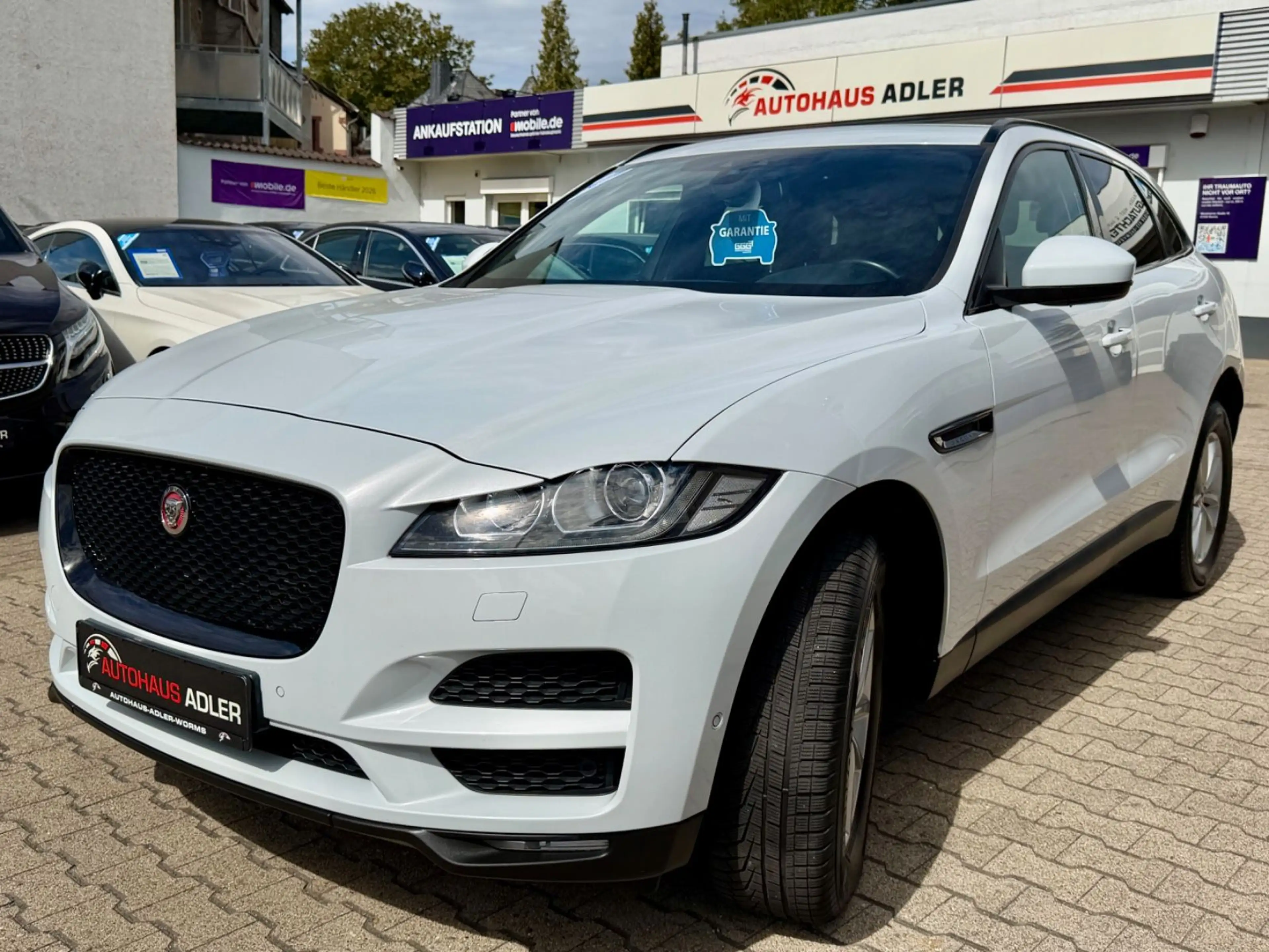 Jaguar F-Pace F-PACE Prestige 20d AWD*2HD*AUTOM*KAM*NAV*PDC*BT — photo 4