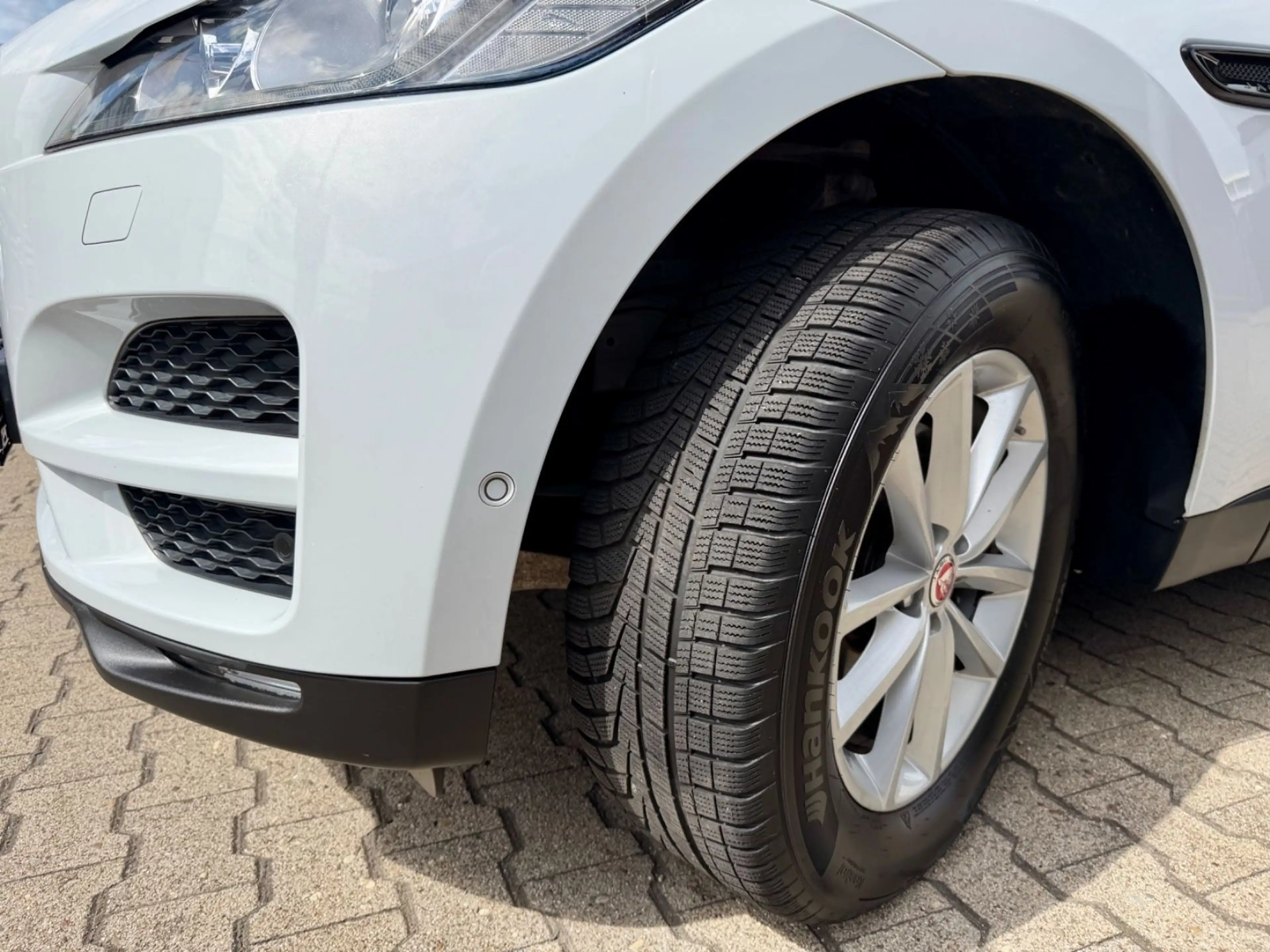 Jaguar F-Pace F-PACE Prestige 20d AWD*2HD*AUTOM*KAM*NAV*PDC*BT — photo 5