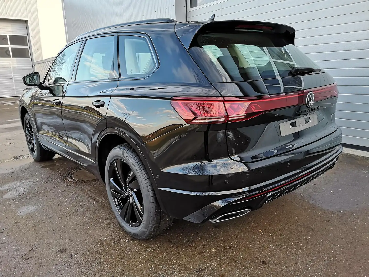 Volkswagen Touareg 3.0 TDI 210 kW 4Motion R-Line Final Edition V6 ... Schwarz - 2
