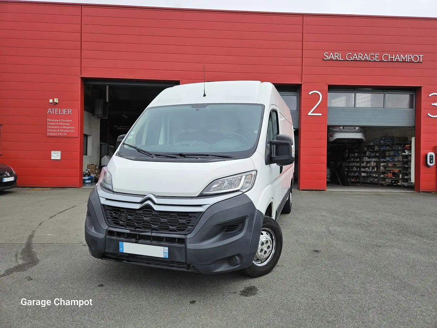 Citroen Jumper 35 L2H2 2.0 BLUEHDI 130 S\u0026S BUSINESS Blanc - 2
