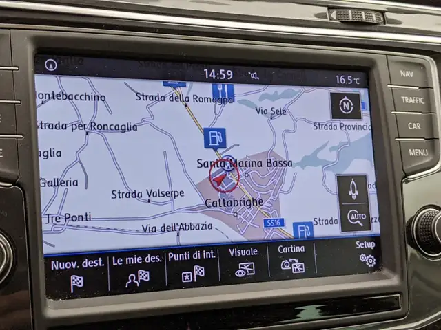 Volkswagen Tiguan view 12