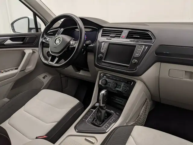 Volkswagen Tiguan view 6