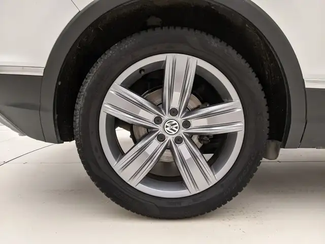 Volkswagen Tiguan view 15
