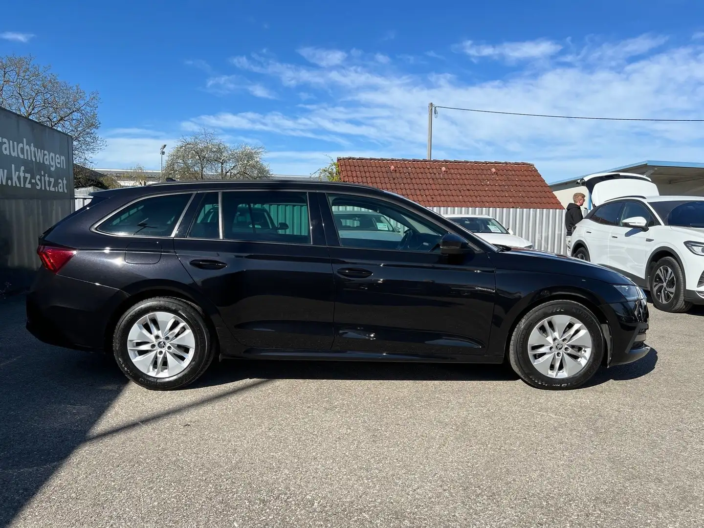 Skoda Octavia Combi 2,0 TDI Ambition DSG | KESSY/NAVI Schwarz - 2
