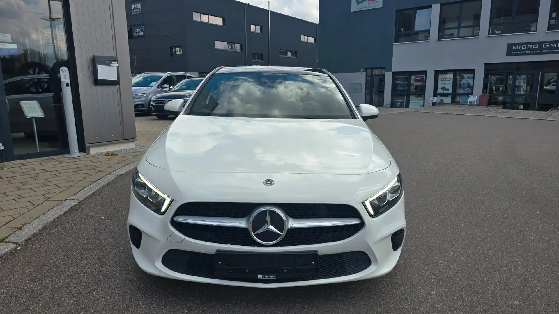 Mercedes-Benz A 250 *PANO*LED*WIDESCREEN*ASSIST* Weiß - 2