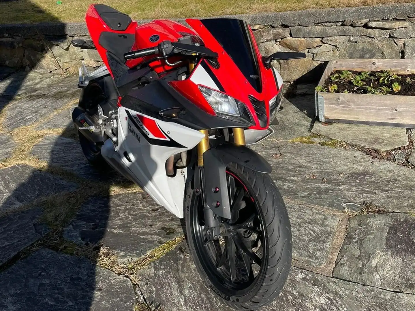 Yamaha YZF-R125 Rosso - 1