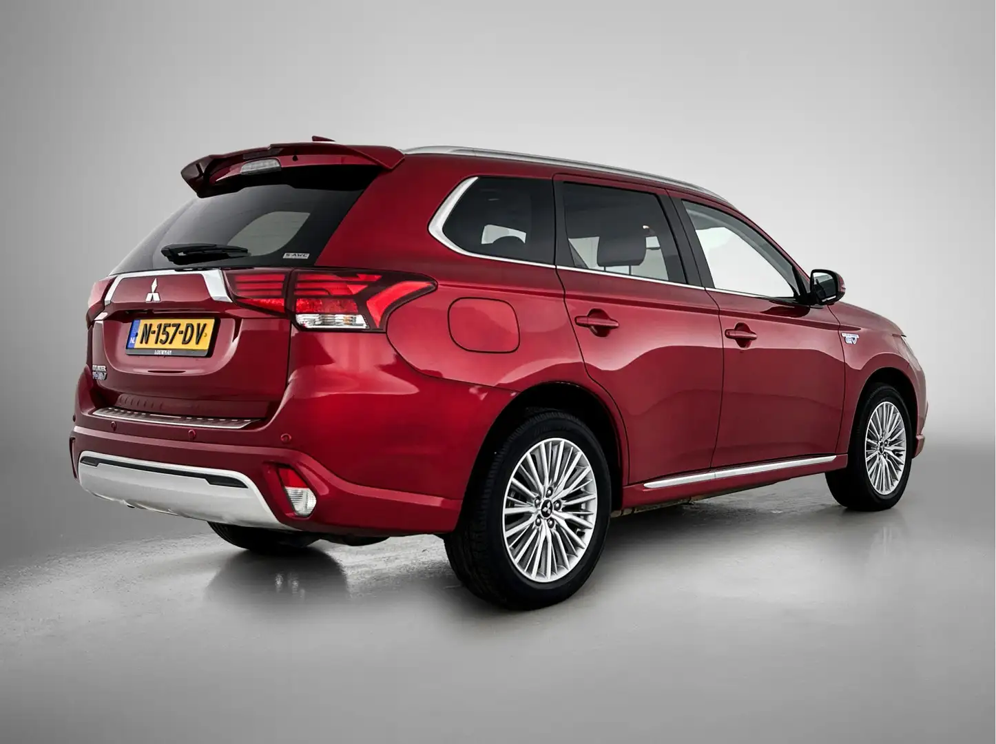 Mitsubishi Outlander 2.4 PHEV Intense+ | Schuifdak | Half leer Rood - 2