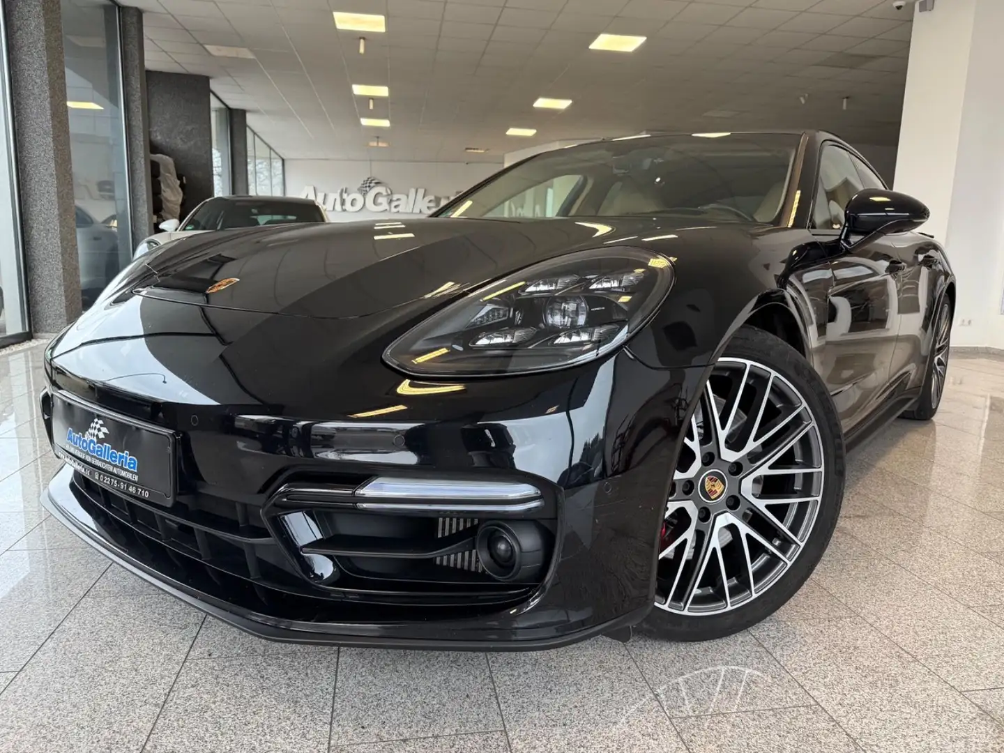 Porsche Panamera GTS Matrix ACC Bose Pano SoftClose 360° Noir - 1