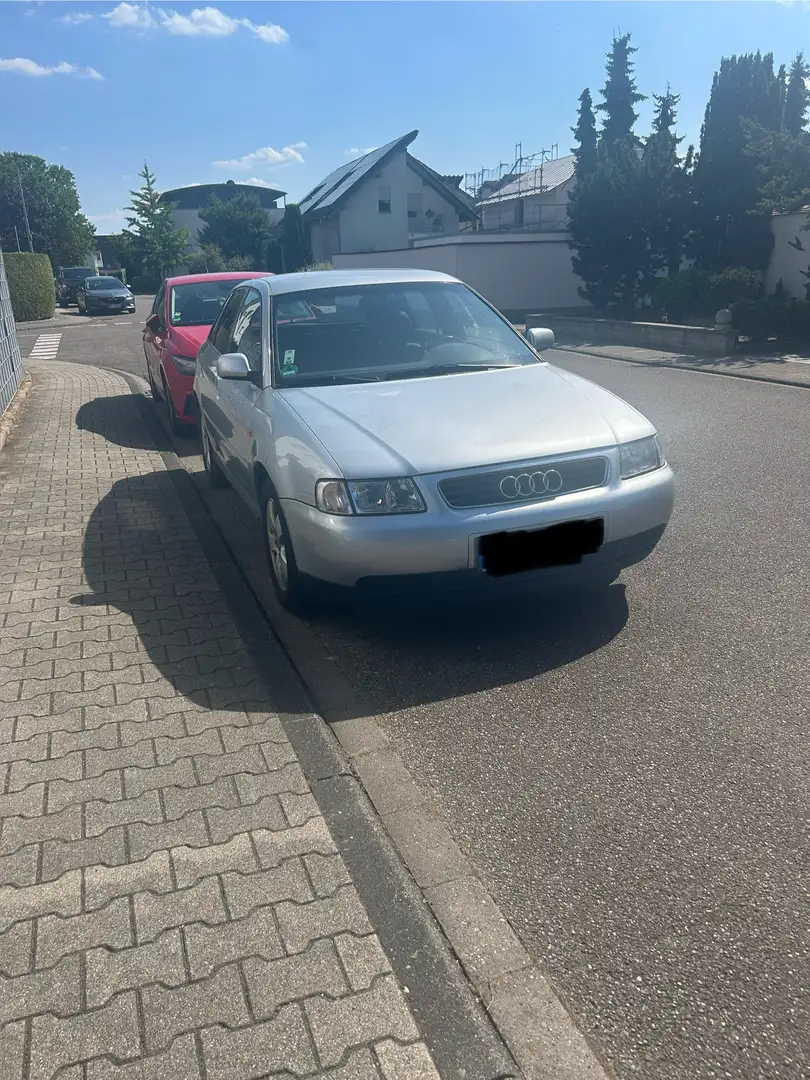 Audi A3 1.8 Ambiente Argent - 1