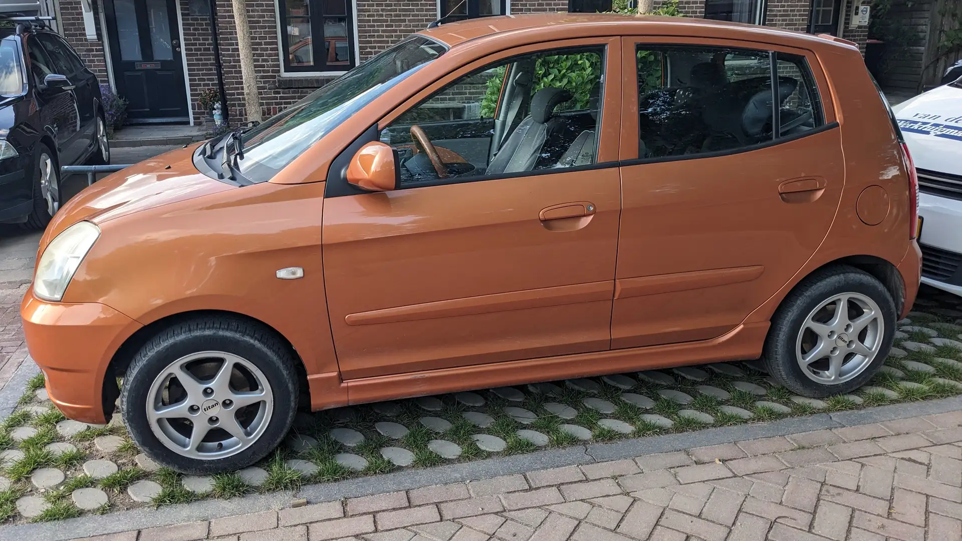 Kia Picanto Picanto 1.1 LX Orange - 1