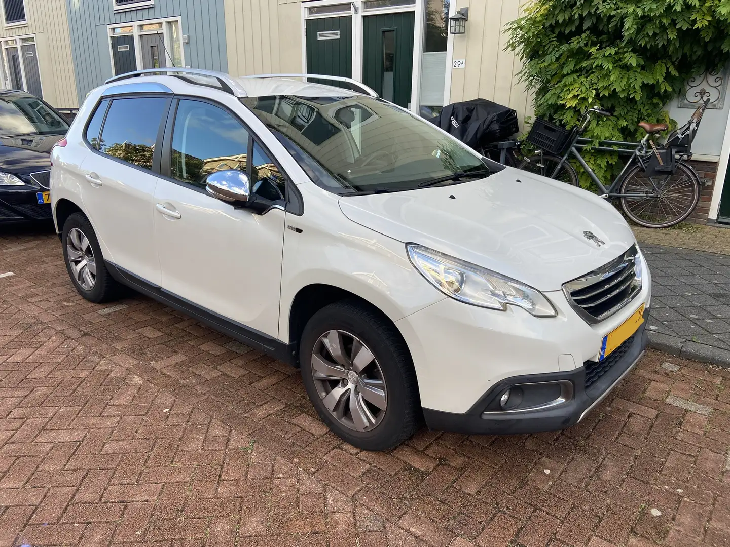 Peugeot 2008 82 VTI Allure Wit - 1
