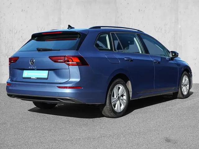 Volkswagen Golf view 4