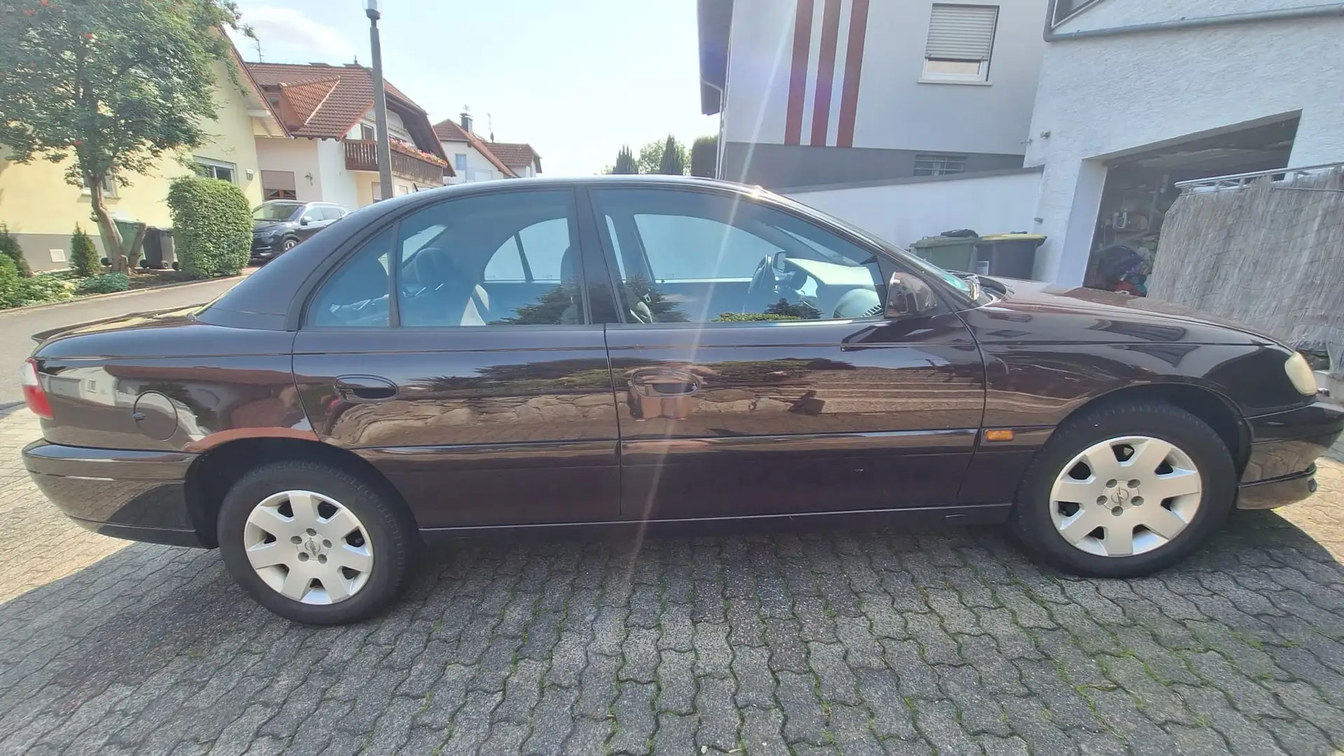 Opel Omega Omega 2.2 16 V Elegance Rood - 2