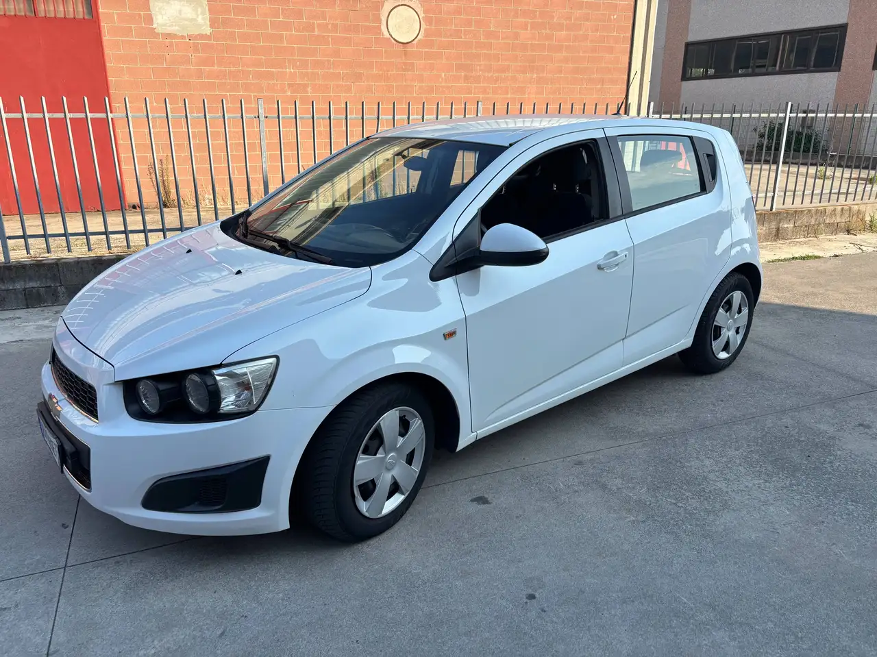 Chevrolet Aveo Aveo 5p 1.2 L — photo 1 of 12
