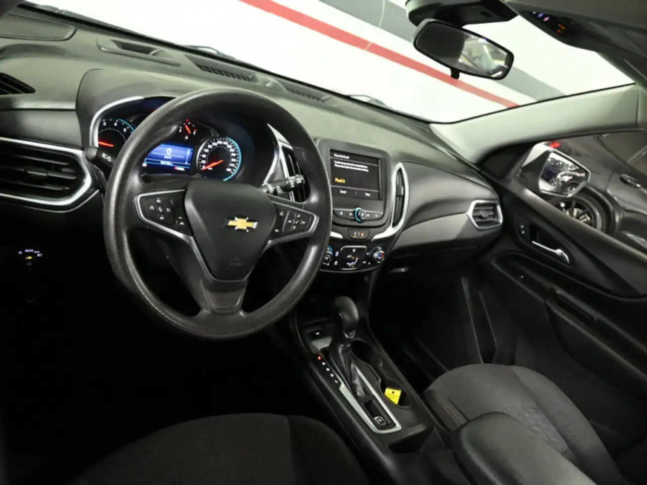 Chevrolet Equinox снимка Chevrolet Equinox