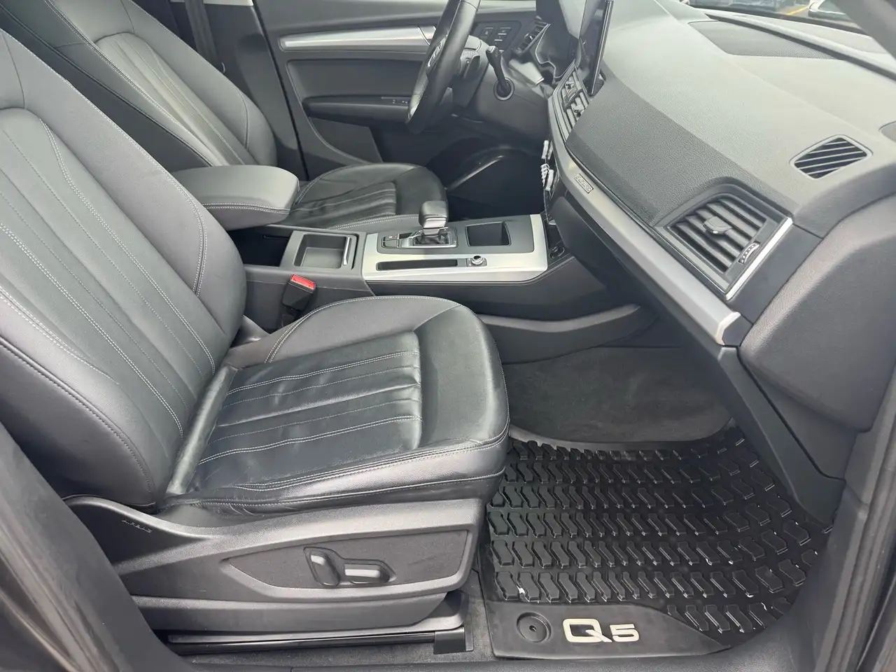 Audi Q5 снимка Audi Q5