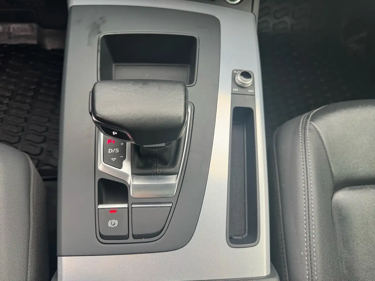 Audi Q5 снимка Audi Q5