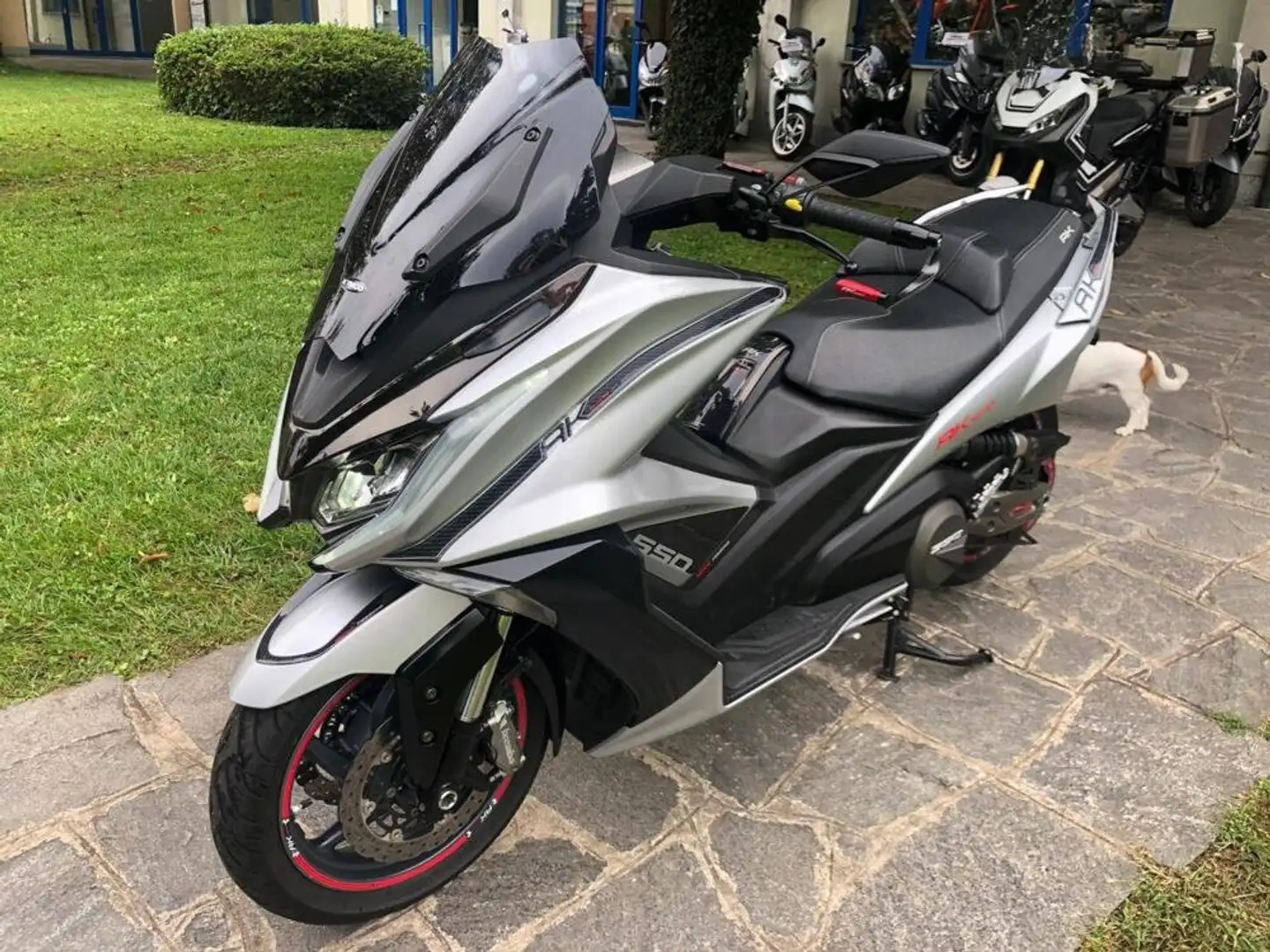 Kymco AK 550 siva - 2