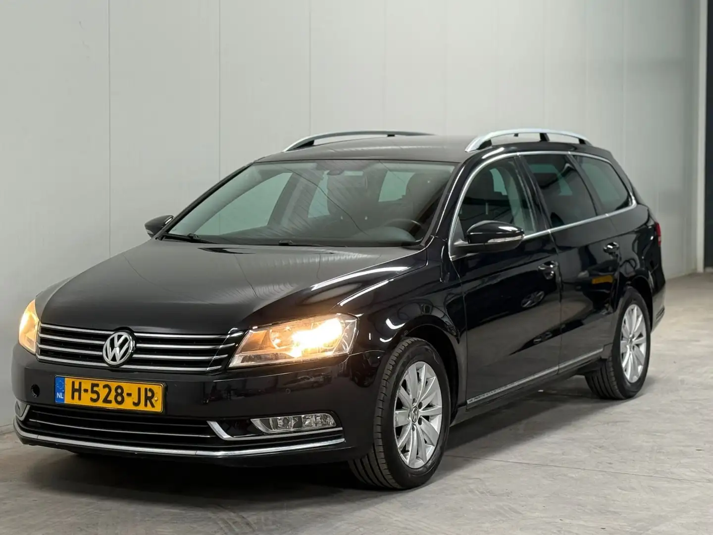 Volkswagen Passat 1.8 TSI Highline Zwart - 1