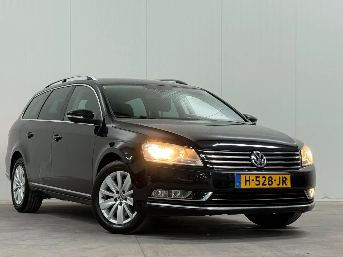 Volkswagen Passat 1.8 TSI Highline Zwart - 2