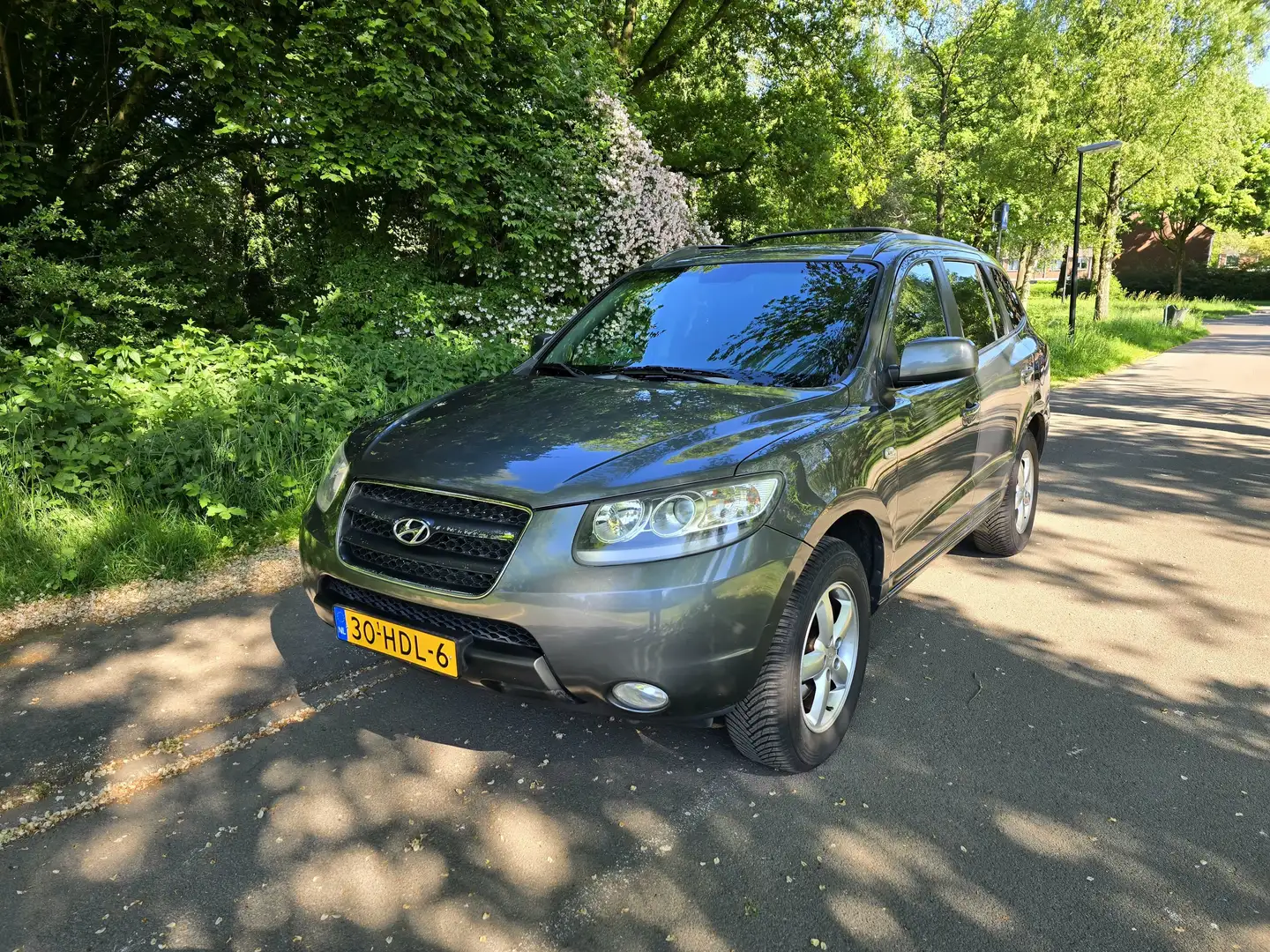 Hyundai SANTA FE SANTA FE 2.7i V6 4WD St. 7p. Gris - 2