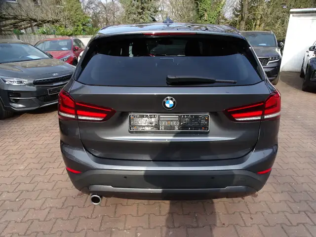 BMW X1 view 4