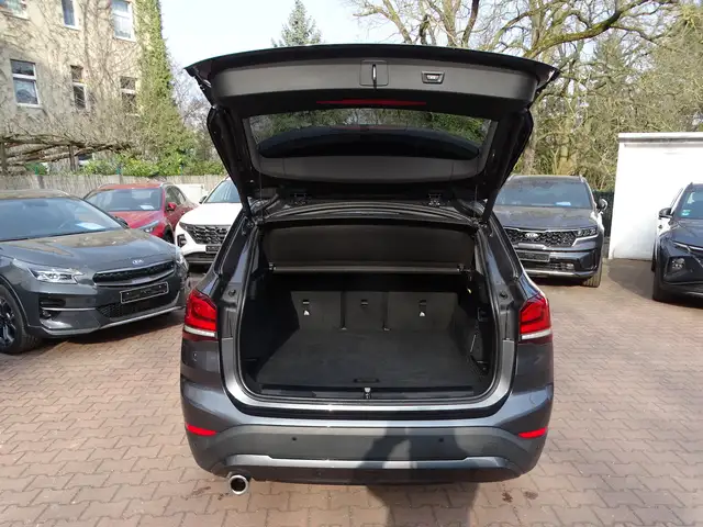 BMW X1 view 5