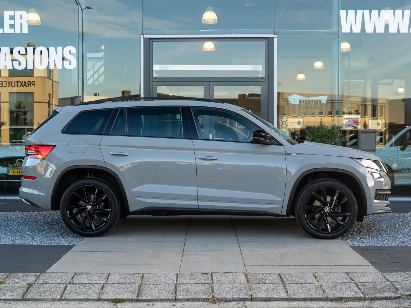 Skoda Kodiaq 1.5 TSI Sportline Business / Adaptief / Memory / C Gris - 2