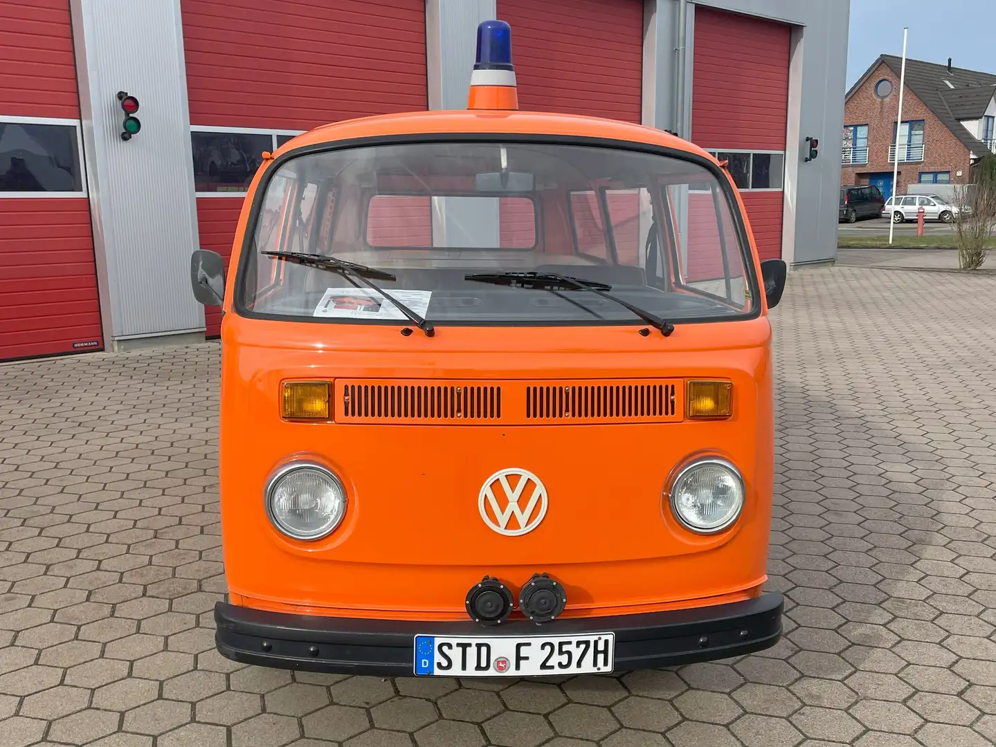 Volkswagen T2 Oranžová - 2