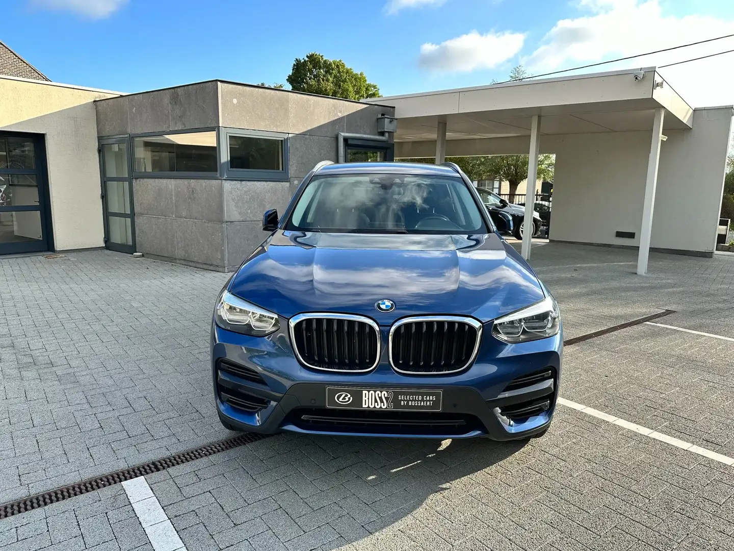BMW X3 2.0iA xDrive Advantage - Blauw - 2