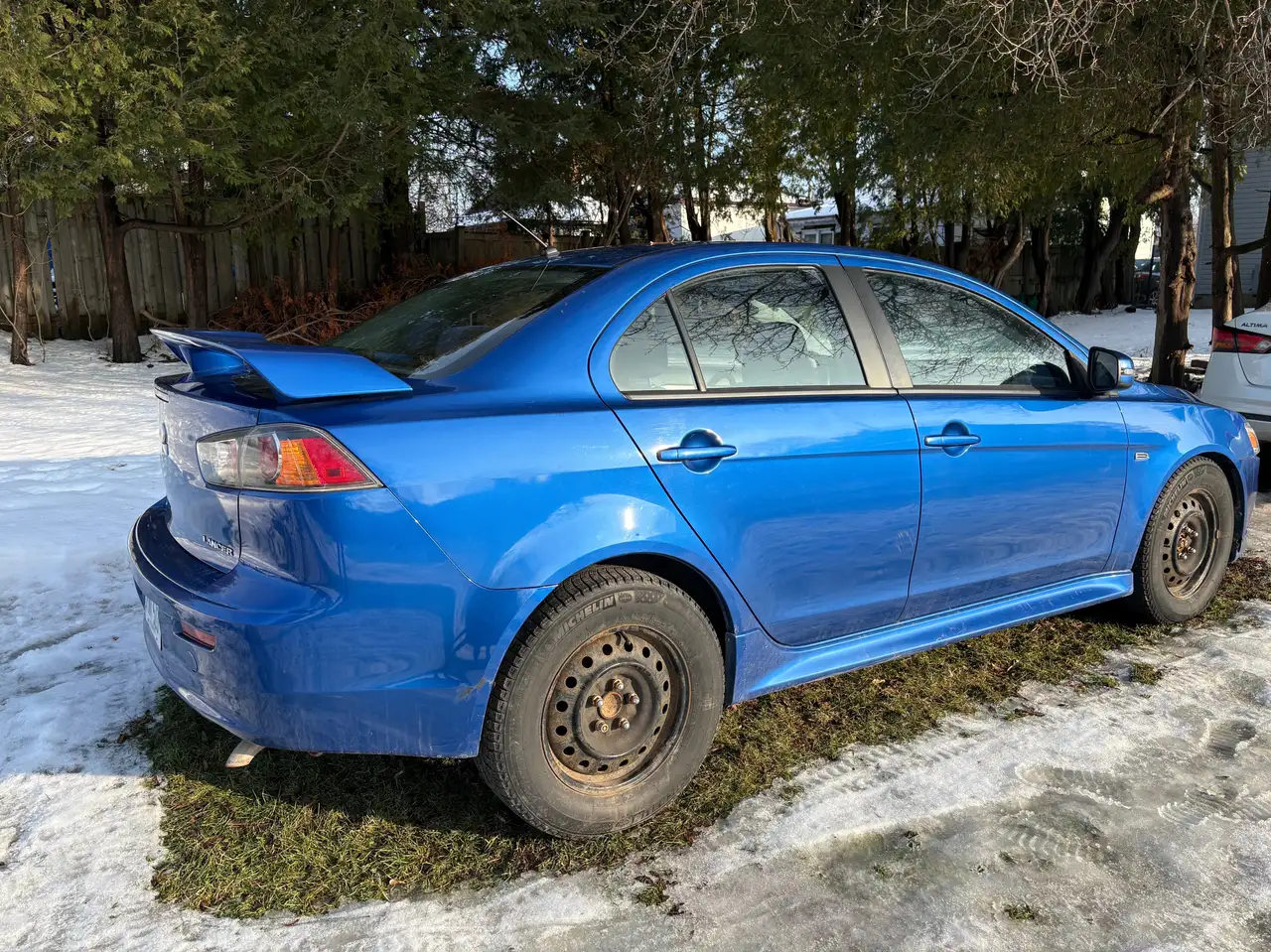 Mitsubishi Lancer снимка Mitsubishi Lancer