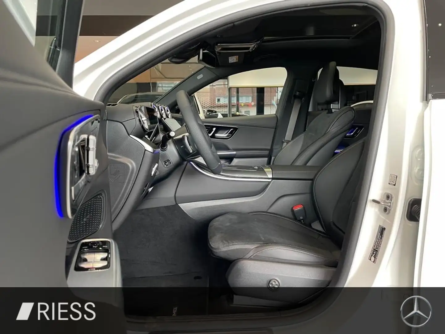 Mercedes-Benz GLC 220 d Coupé AMG+PANO+AHK+DISTR+DIGI L+MEMORY Weiß - 2