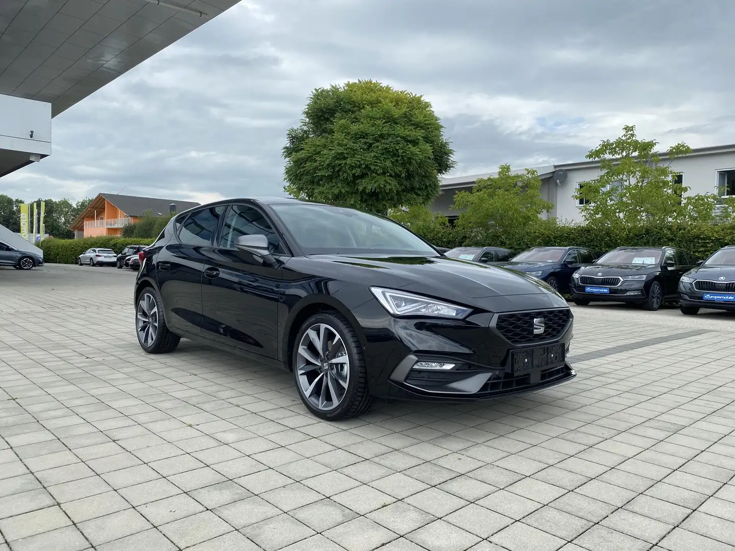SEAT Leon FR NEW 1.5 eTSI ACT DSG 150, XL, NAV, LED-HIGH,... Schwarz - 1