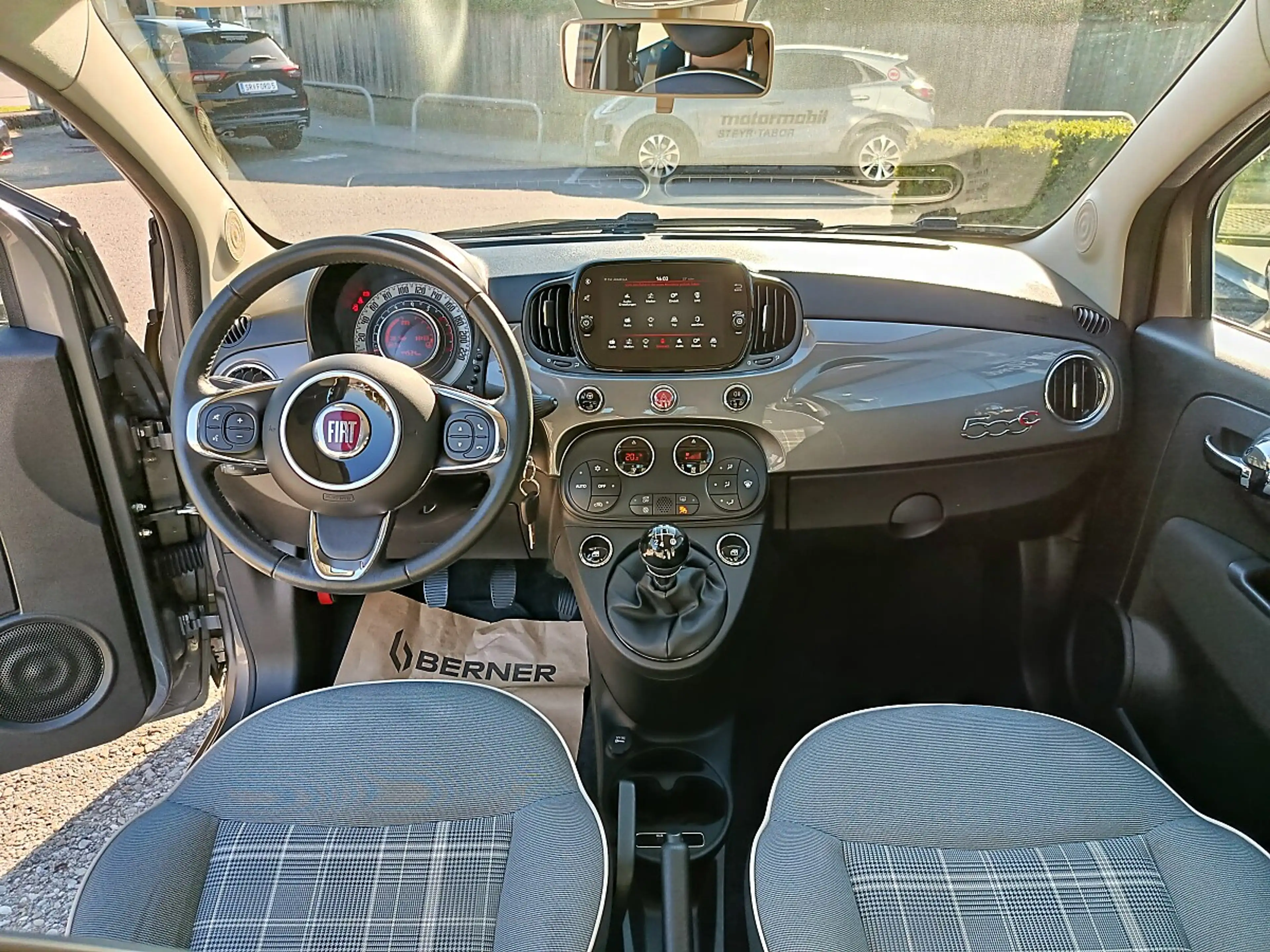 Fiat 500C ECO 1,2 69 Mirror 2.0 — photo 11