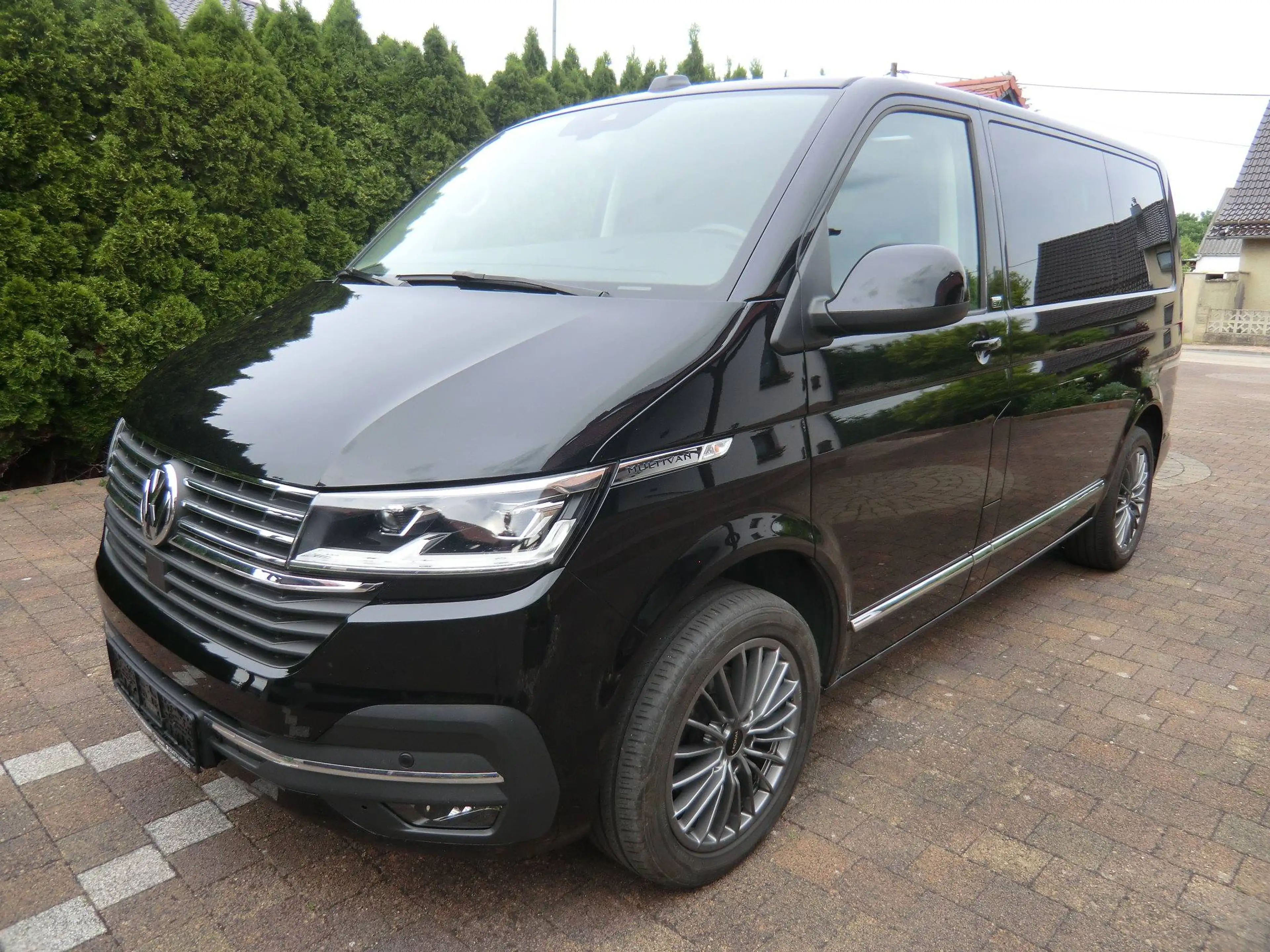 Volkswagen T6.1 Multivan Multivan G. Six, 1.Hd., unfallfrei, sg.Zustand, LED, 7 Sitze uvm.