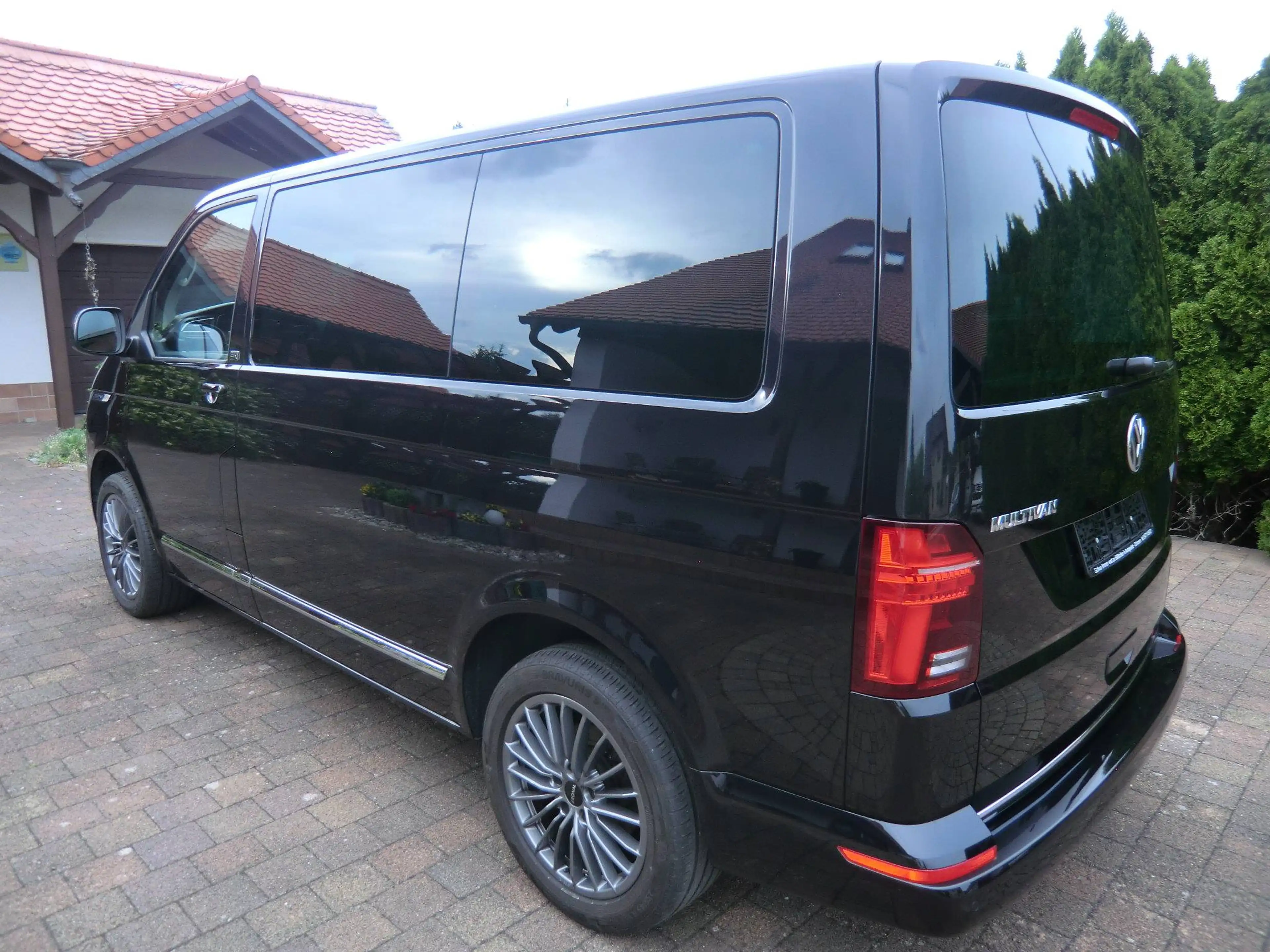 Volkswagen T6.1 Multivan Multivan G. Six, 1.Hd., unfallfrei, sg.Zustand, LED, 7 Sitze uvm. — photo 13