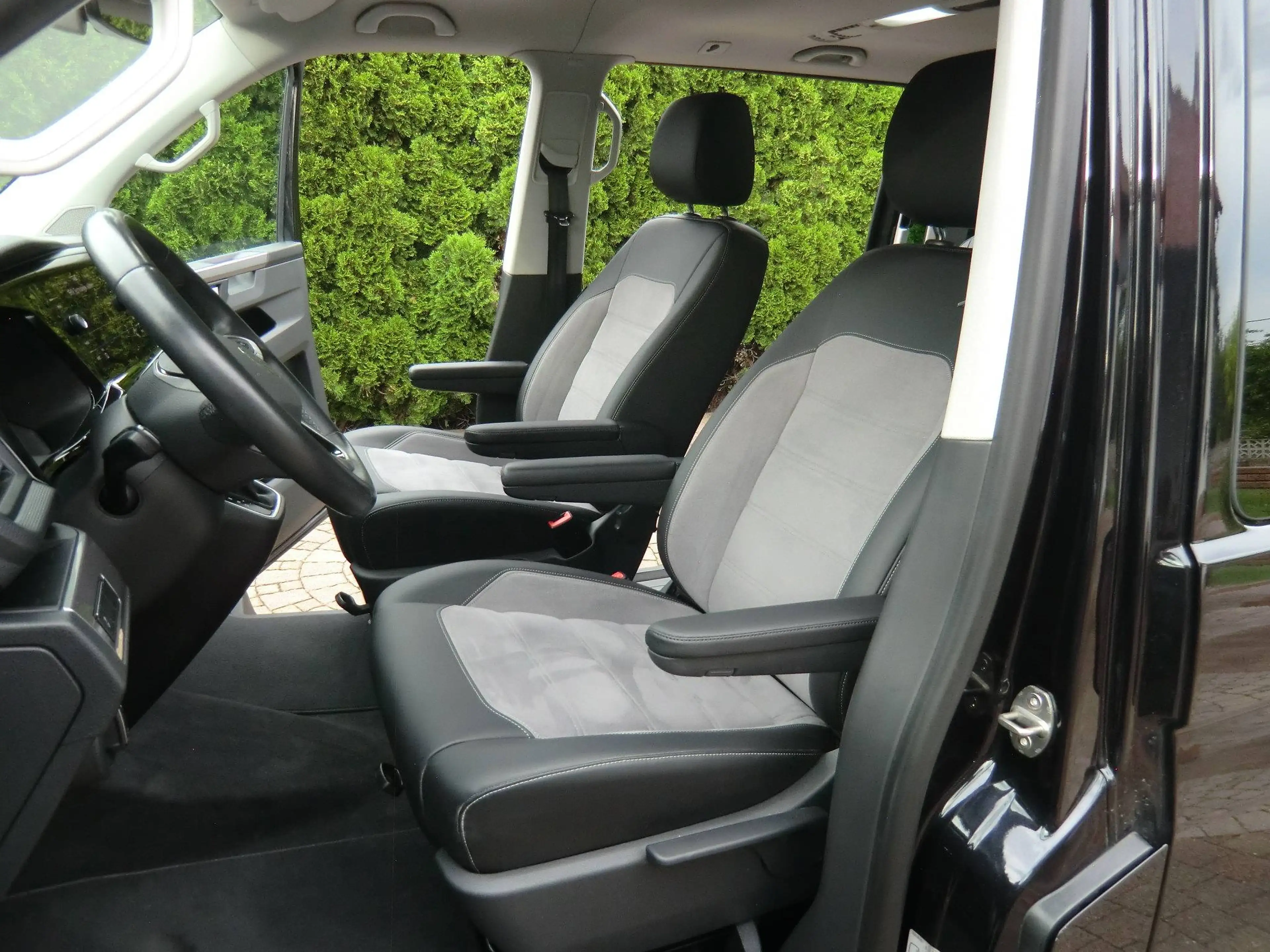 Volkswagen T6.1 Multivan Multivan G. Six, 1.Hd., unfallfrei, sg.Zustand, LED, 7 Sitze uvm. — photo 14