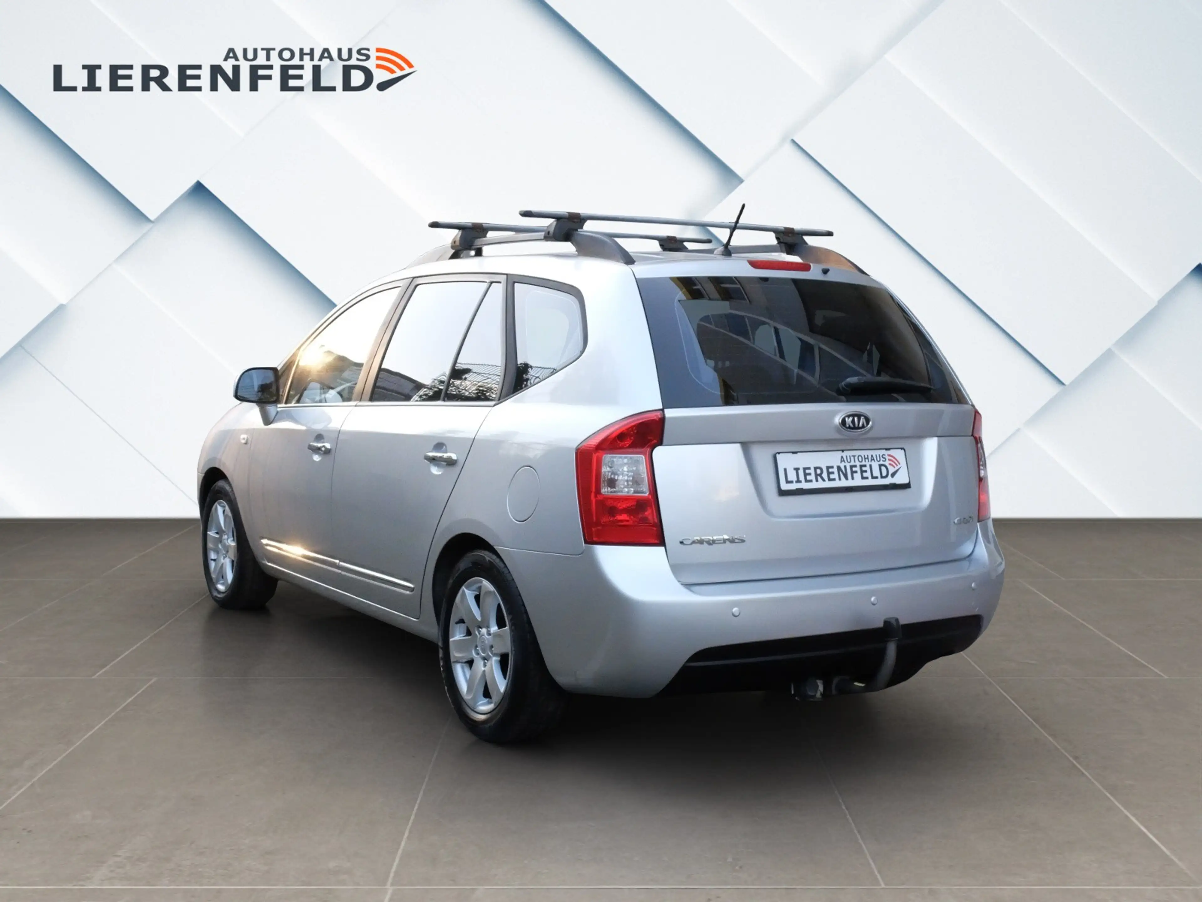 Kia Carens EX 7 Sitze AHK nur 59 Tkm 1.Hand — photo 6
