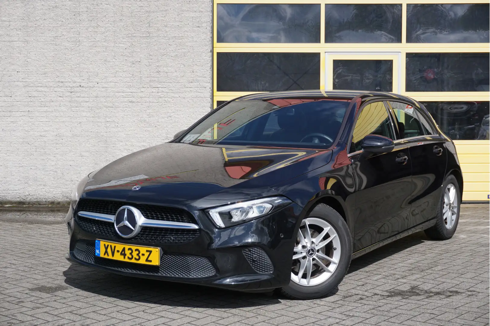 Mercedes-Benz A 160 5drs Advantage BJ2019 Lmv 16" | Led V+A | Pdc | Na Zwart - 1