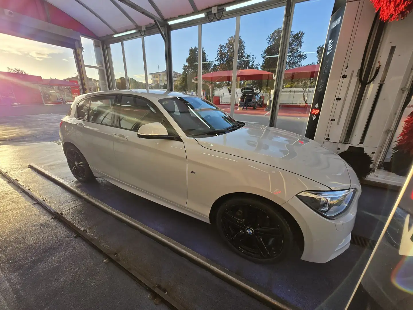 BMW 116 116dA Essential Plus Edition - 2