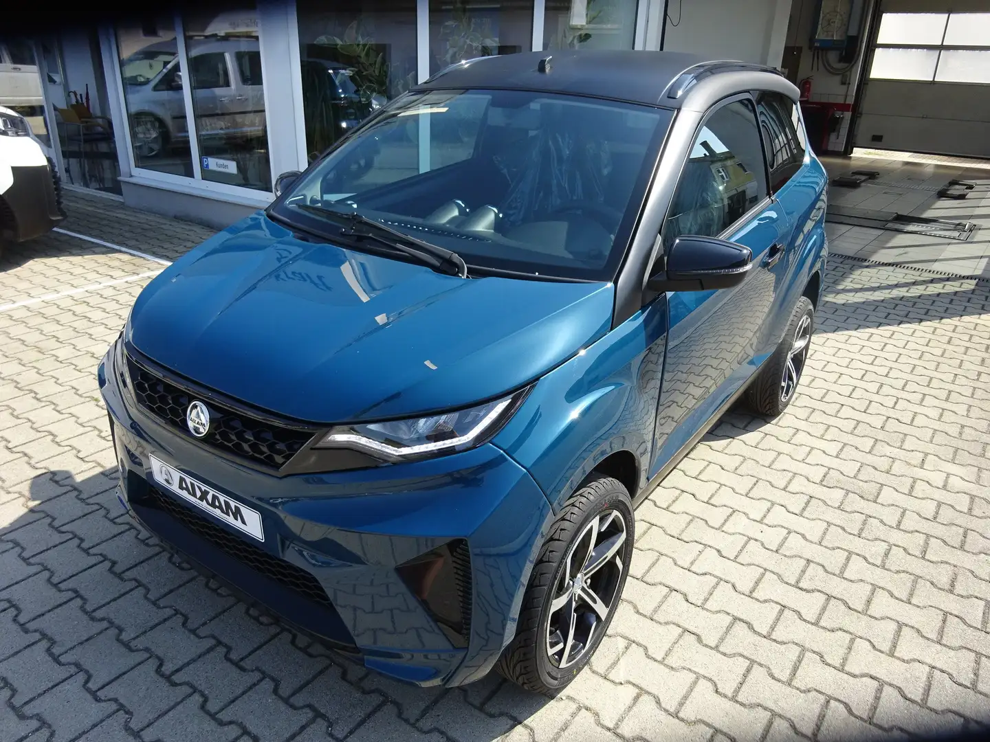 Aixam Crossover Premium ABS DPF ALU 15 EURO 5+ Blau - 1
