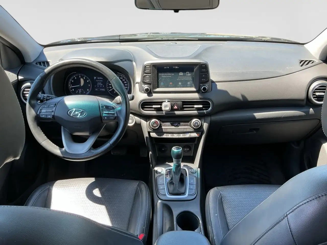 Hyundai KONA снимка Hyundai KONA