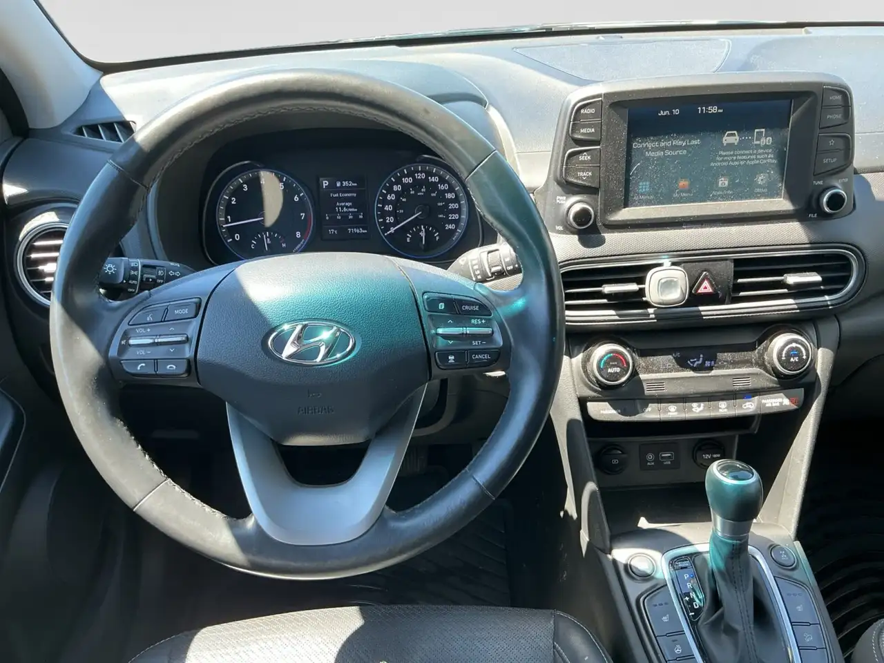 Hyundai KONA снимка Hyundai KONA