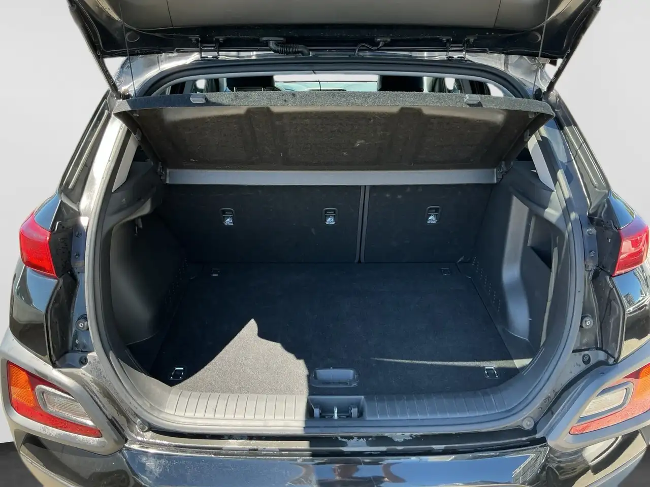 Hyundai KONA снимка Hyundai KONA