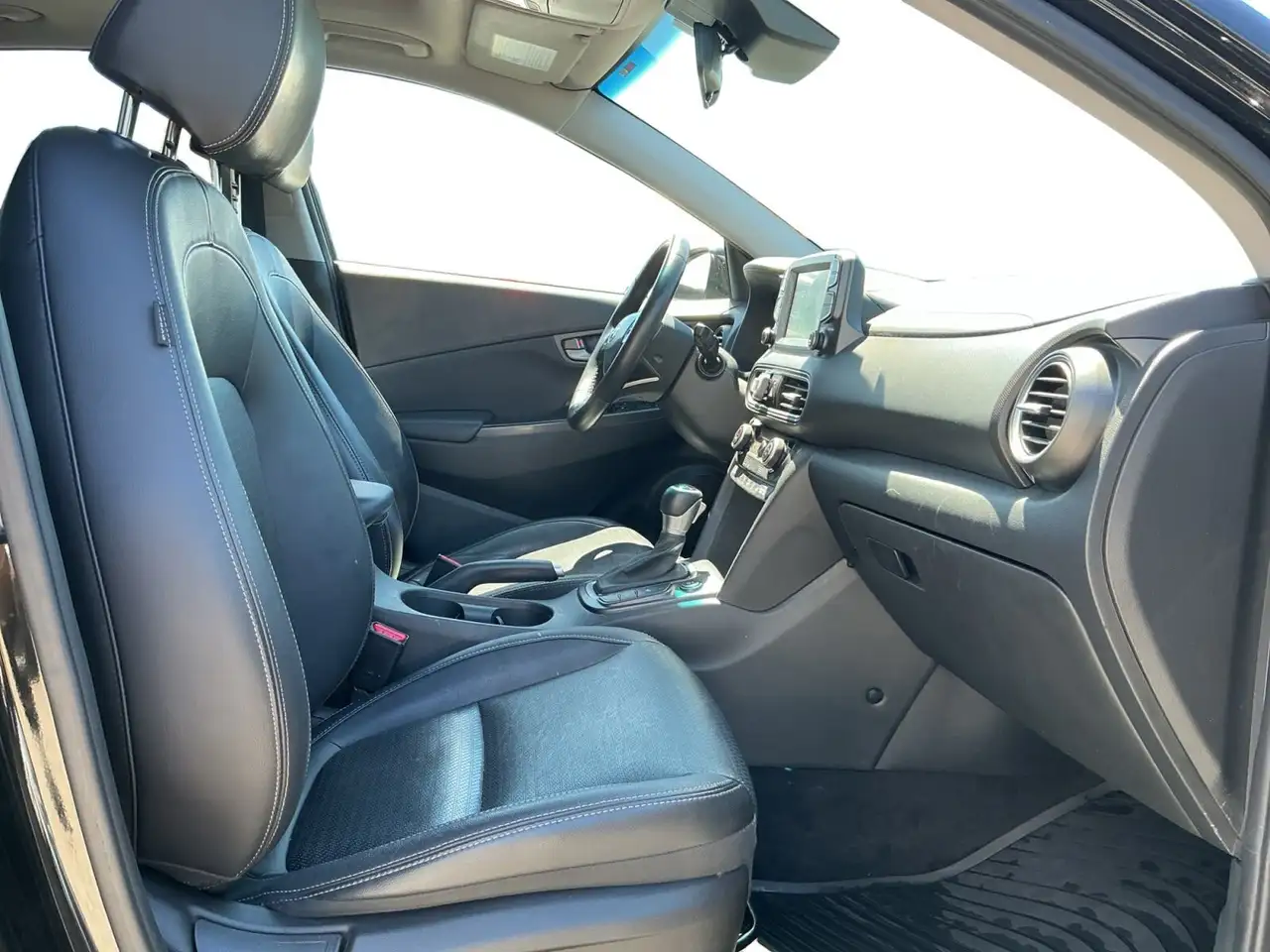 Hyundai KONA снимка Hyundai KONA