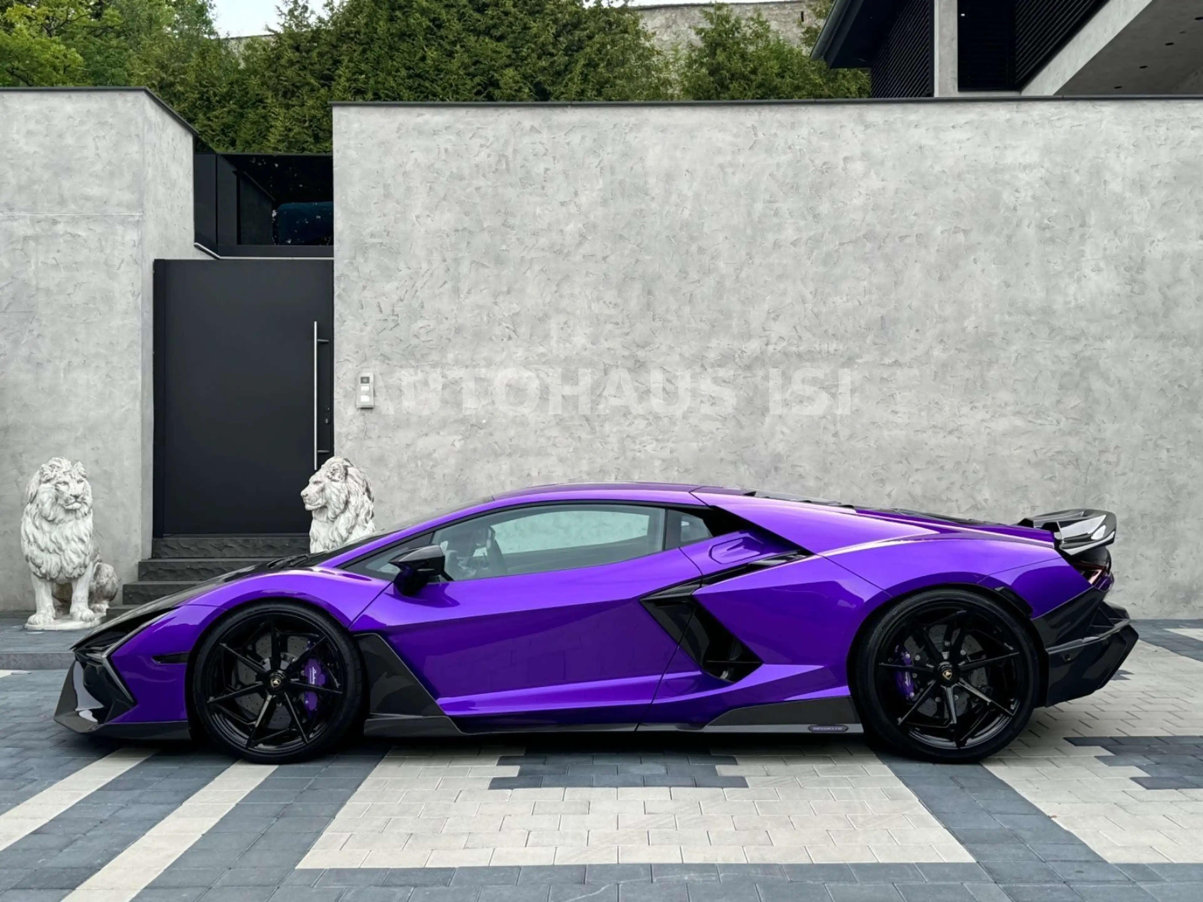 Lamborghini Revuelto by NOVITEC, FULL CARBON, AD-PERSONAM — photo 4